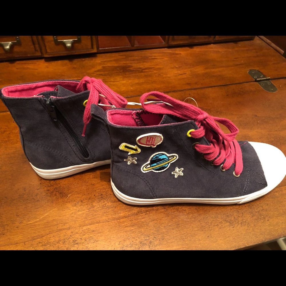 NWOT Cat & Jack Big Girls Sneakers